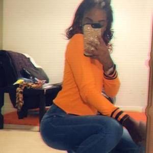 Meet your Posher, Adrienne